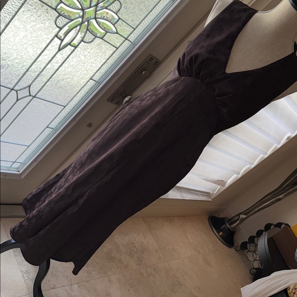 Elegant and classy Dark Brown Sleeveless Dress - Picture 1 of 10
